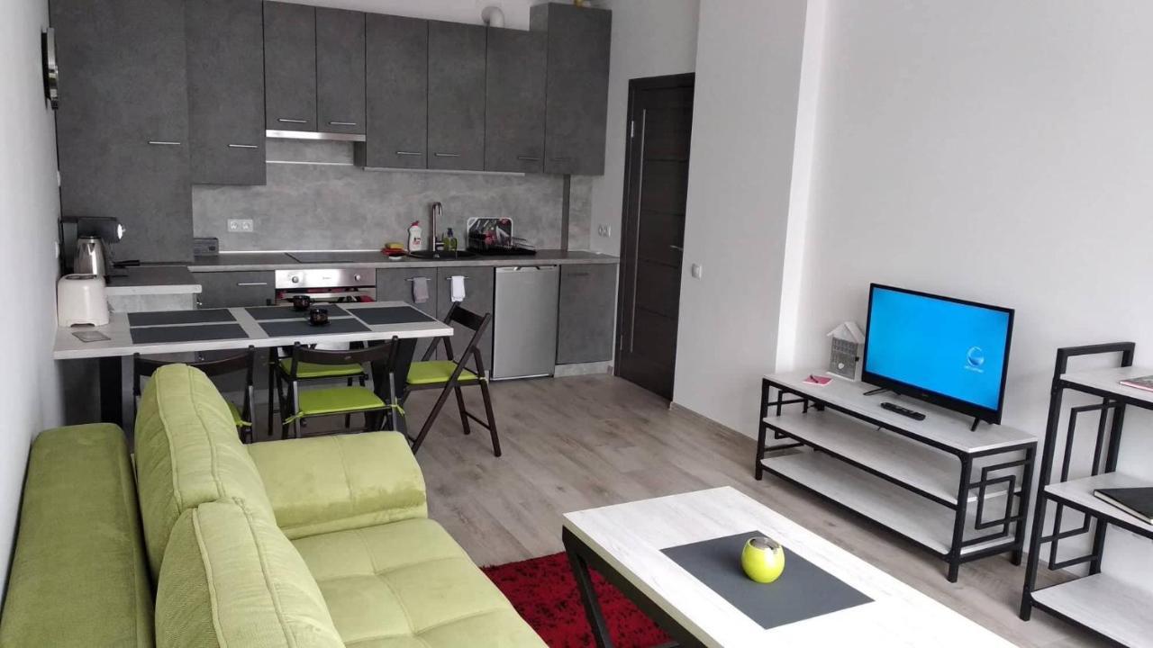 Fly Up Home Apartment Boryspilʼ Exteriör bild